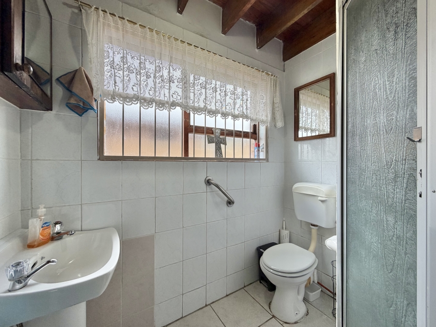 3 Bedroom Property for Sale in Wavecrest Eastern Cape
